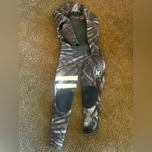Hurley Spring suit for surfing size 14 kids/boys